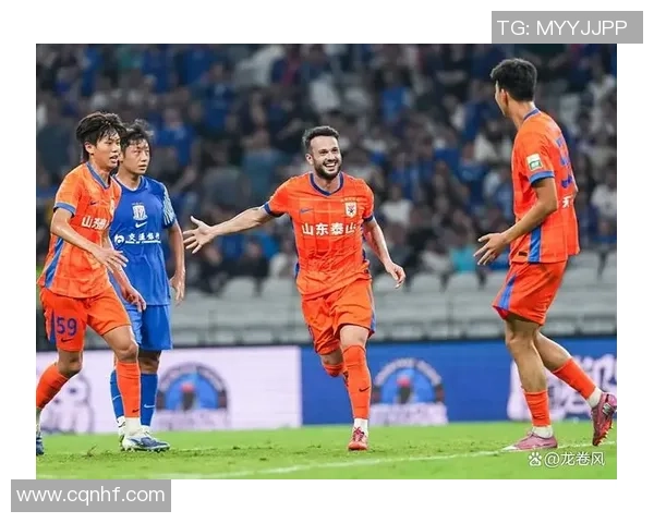 诺字闪耀绿茵场足球明星们的传奇故事与荣耀时刻