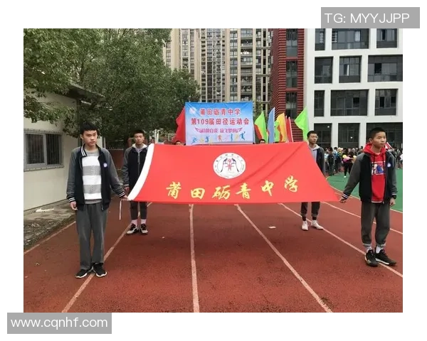 足球明星吉姆高清相片展示他的风采与魅力,尽显球场上的英姿与个性 足球明星吉姆高清相片展示他的风采与魅力,尽显球场上的英姿与个性