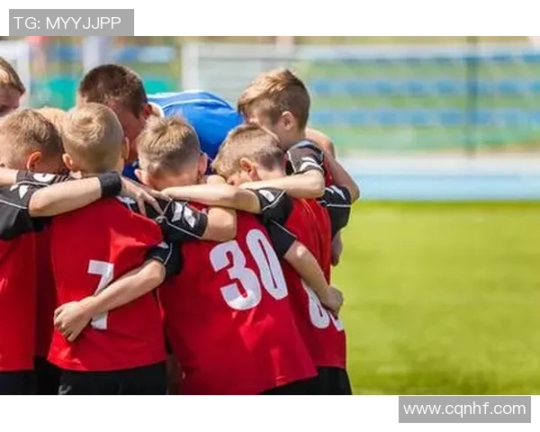 足球明星温馨瞬间与孩子亲密互动的感人照片合集 足球明星温馨瞬间与孩子亲密互动的感人照片合集