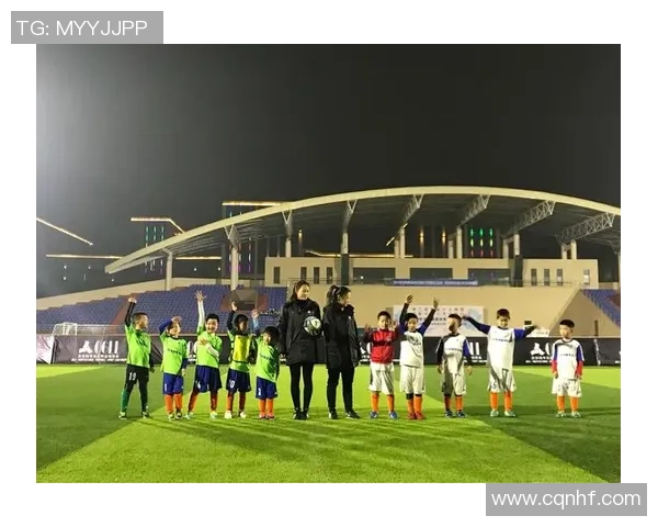 足球明星进场时的独特仪式揭秘:为何他们总要亲吻草坪与摸地的背后故事 足球明星进场时的独特仪式揭秘:为何他们总要亲吻草坪与摸地的背后故事